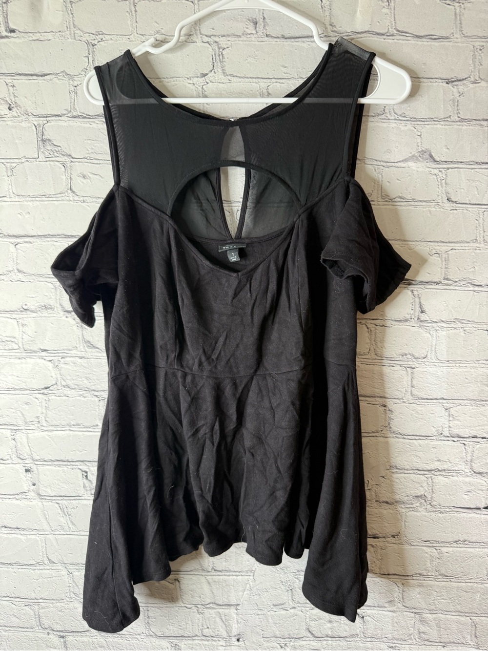 Torrid Black Cold-Shoulder Mesh Accent Women’s Top size 1
